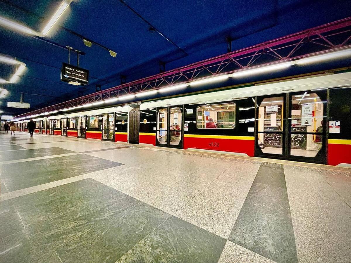 Gold 2 King Size Bed, Metro X2 Free Wifi, 50'Tv Netflix, Hbo, Appletv+ Lejlighed Warszawa Eksteriør billede